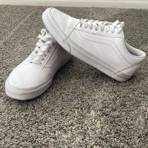 Vans- White Classic Old Skool